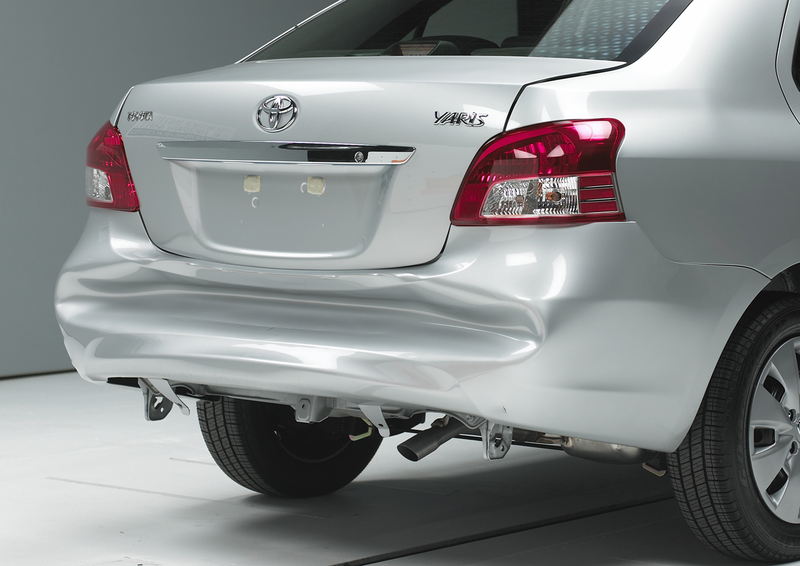 Illustration for article titled IIHS: Small Cars Are Big On Damage In Low-Speed Collisions